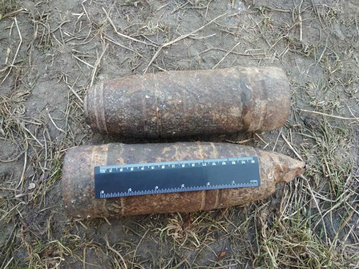 Піротехніки ДСНС області знищили три артилерійські снаряди часів минулих війн