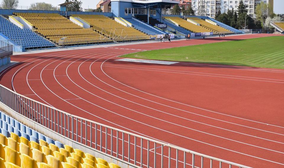 Договір на реконструкцію стадіону в Чуднові за 5,4 млн грн