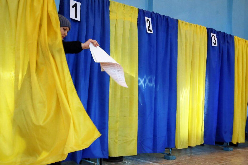 За кого будуть голосувати в Чуднові: списки кандидатів у депутати Житомирської районної ради