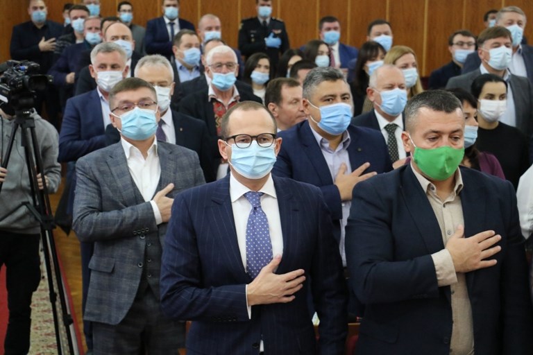 Новообрані депутати Житомирської обласної ради 27 листопада провели першу сесію