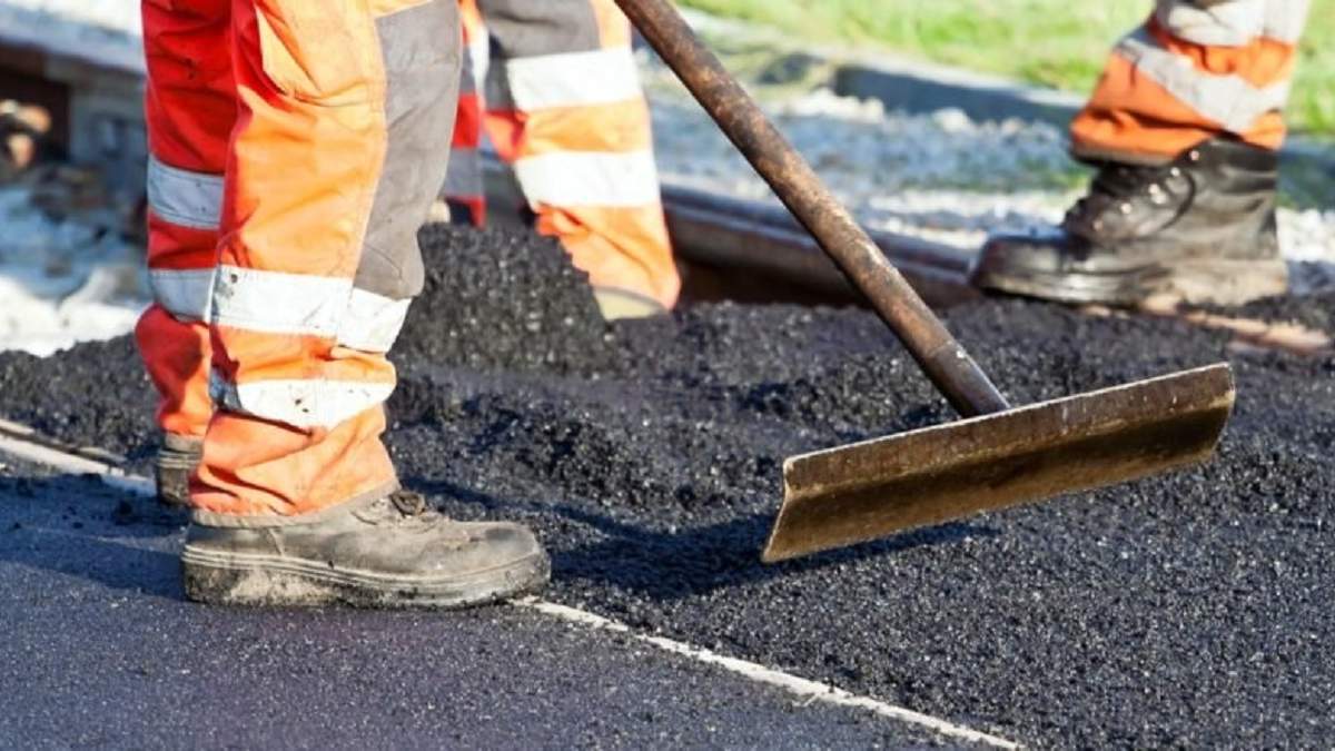 На ремонті доріг в Житомирській області «відкатав» понад пів мільйона грн