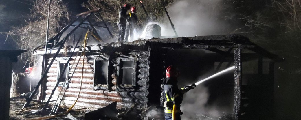 В пожежі в будинку (с. Велика Фосня Овруцької ОТГ) виявили тіла матері та її семирічної доньки