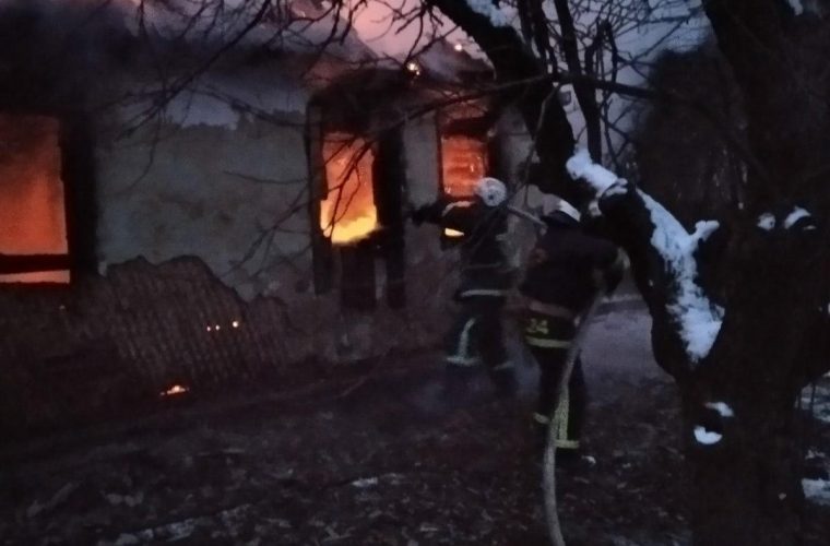 Чуднівщина: на пожежі у будинку виявили загиблого