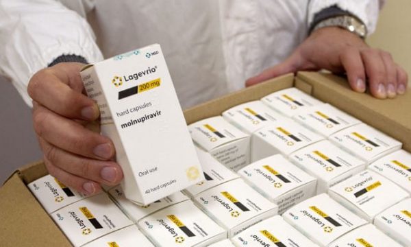 В Україну прибула перша партія протиковідних ліків 