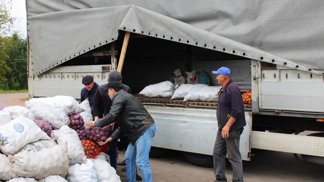 Більше 35 тонн допомоги жителям Ізюма передала Вільшанська громада. ВІДЕО