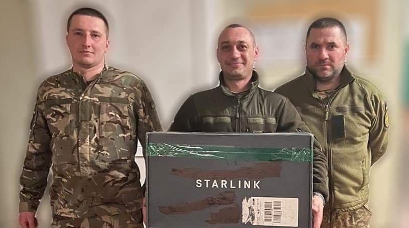Волонтерський штаб "Українська команда" передав військовим технічне оснащення