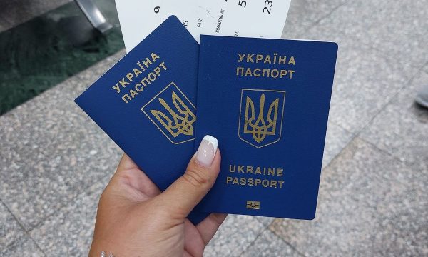 Уряд спростив процедуру оформлення паспортів