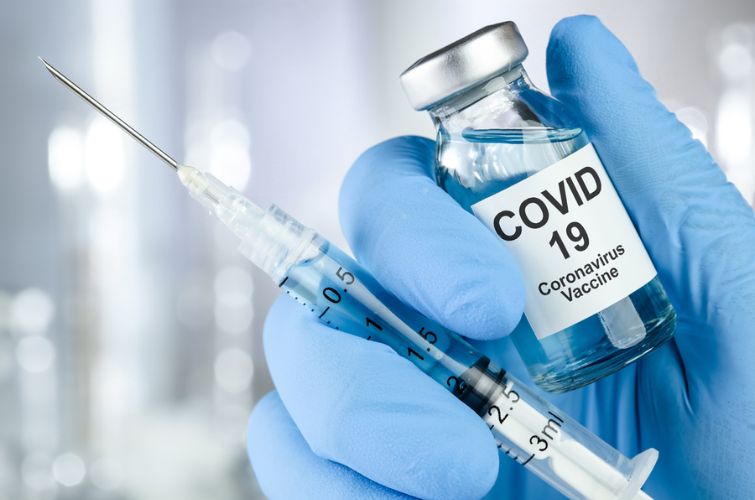 В Україну доставили вакцину, адаптовану для захисту проти COVID-штаму "Омікрон"