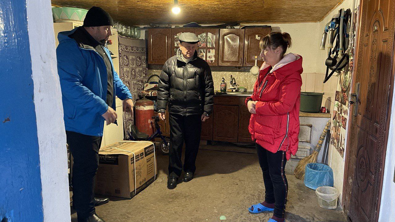 Волонтери «Української команди» передали генератор сім’ї воїна