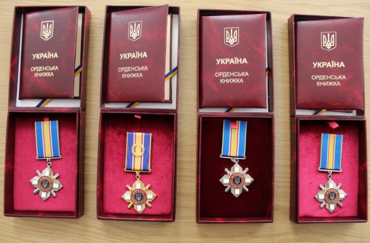 Сім'ї чотирьох військовослужбовців отримали посмертні нагороди