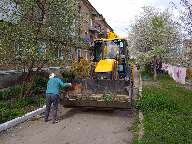 У селищі Вакуленчук Чуднівської громади відбулося весняне прибирання