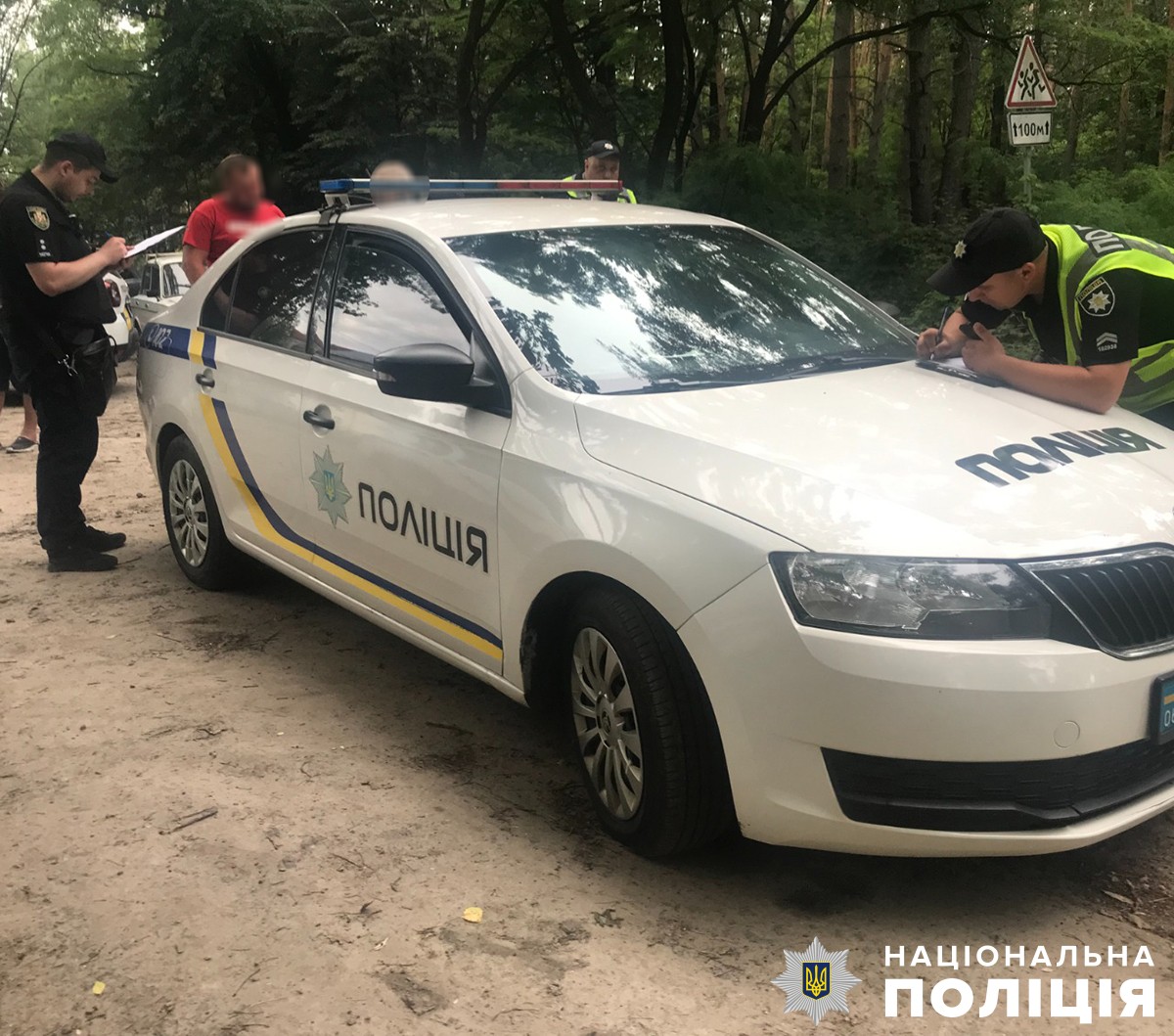 У Великих Коровинцях поліція зупинила водія – він хотів відкупитися