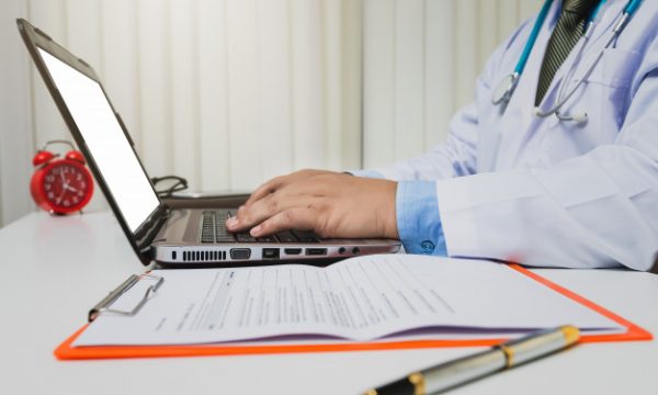 Медичні заклади «первинки» отримають 887 ноутбуків для роботи, - МОЗ