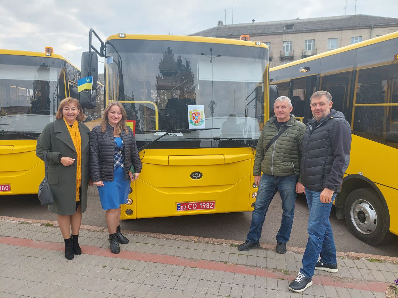 У Чуднівську громаду передали новий шкільний автобус