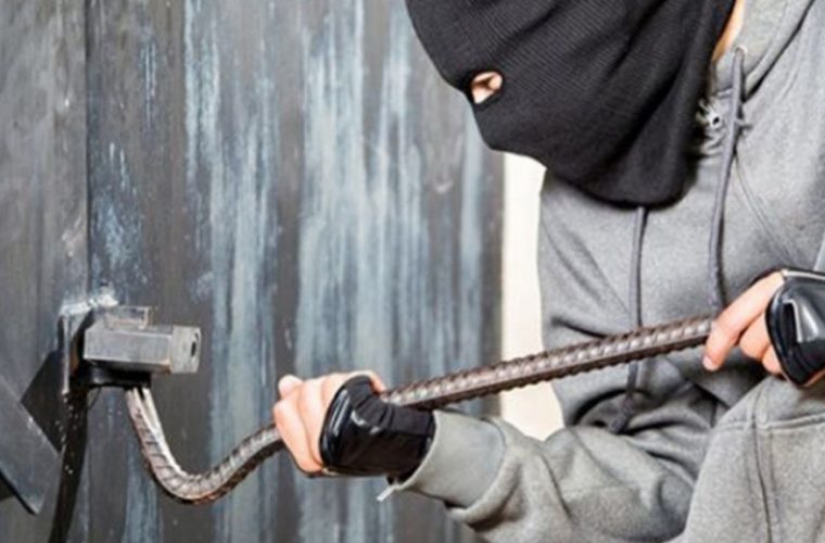 На Чуднівщині обікрали пенсіонерку: у зникненні електроінструменту підозрюють 20-річного односельця