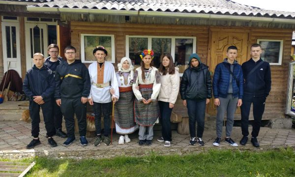Група учнів Чуднівського ліцею їздила на відпочинок до Карпат