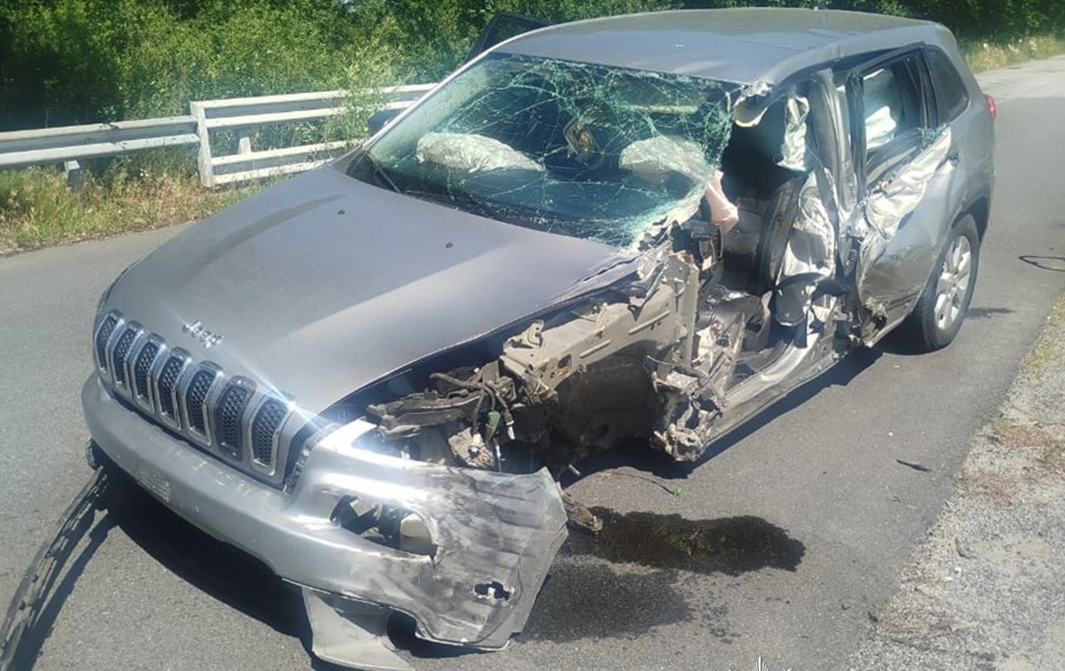 Jeep зіткнувся із зустрічною вантажівкою: обидва водії в лікарні