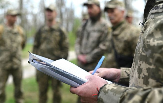 Чоловікам, які не проходили базову підготовку, надаватимуть звання «солдат запасу»