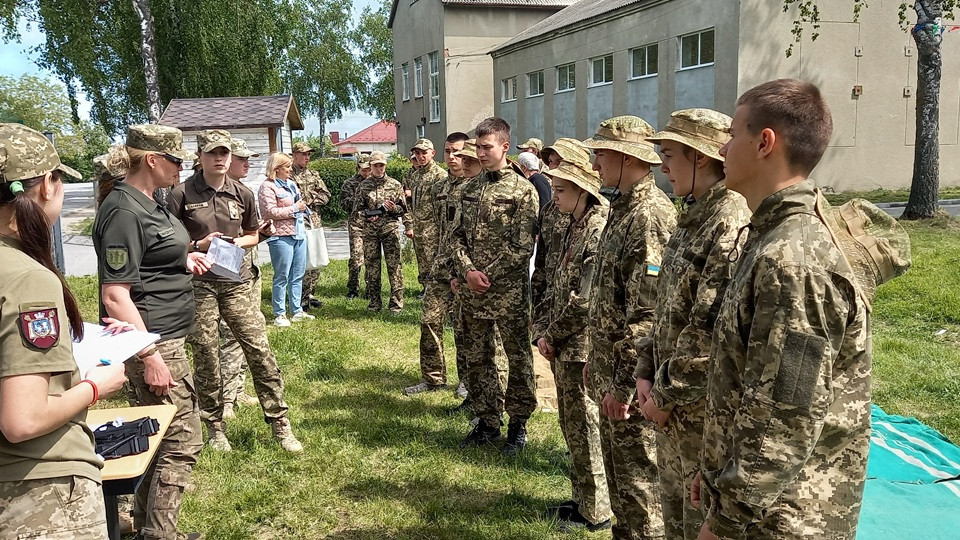 Школярів з 14 років готуватимуть до національного спротиву — нова модель від Міноборони