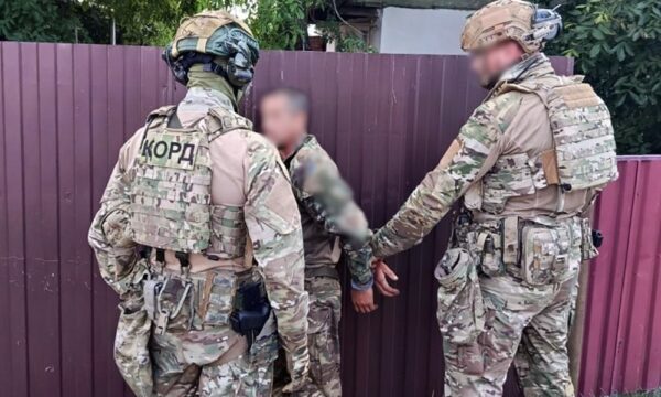 П'яний і з гранатами чоловік погрожував патрульним, котрі працювали в Романові