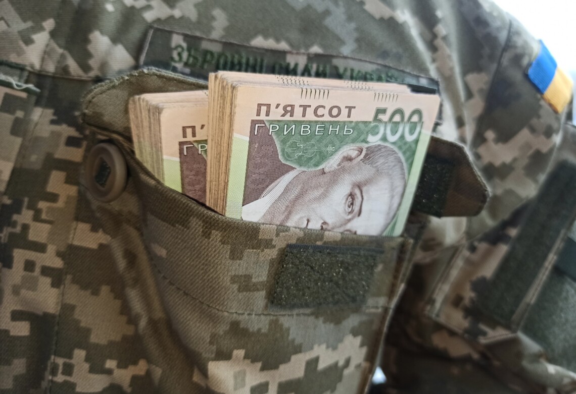 «Бойові» та зарплата: юристи про поширені міфи щодо виплат військовим