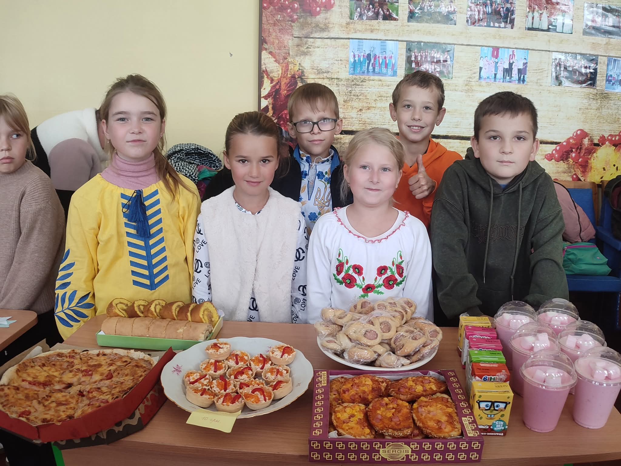 Благодійні ярмарки відбулися в Дубищенській та Будичанській гімназіях: збирали кошти для військових