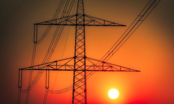 Електроенергію часто відключають, але рахунки не зменшуються: пояснює YASNO