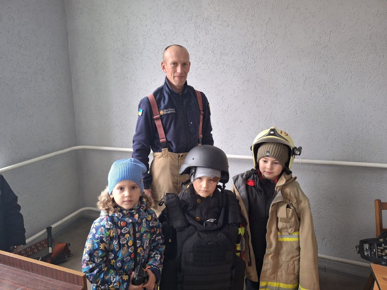 Вихованці ЗДО «Зірочка» відвідали пожежно-рятувальний підрозділ Чуднова