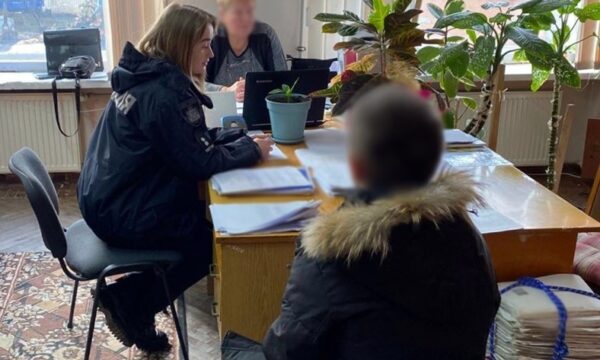 Чуднівські поліцейські розшукали 12-річного втікача: хлопець кілька мандрував Житомирщиною автостопом