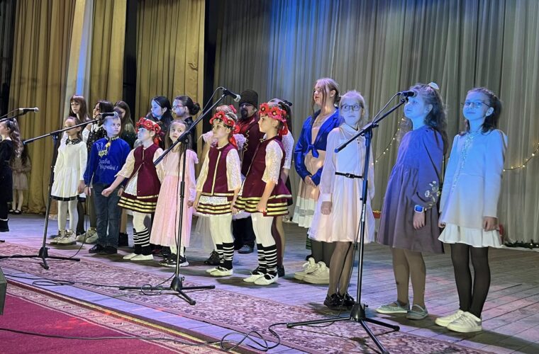 У Чуднові відбулося дитяче новорічно-різдвяне свято