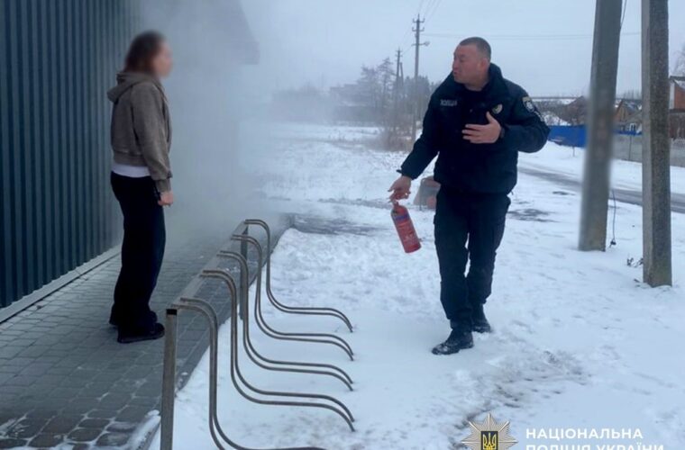 У Чуднові поліцейські запобігли пожежі у крамниці