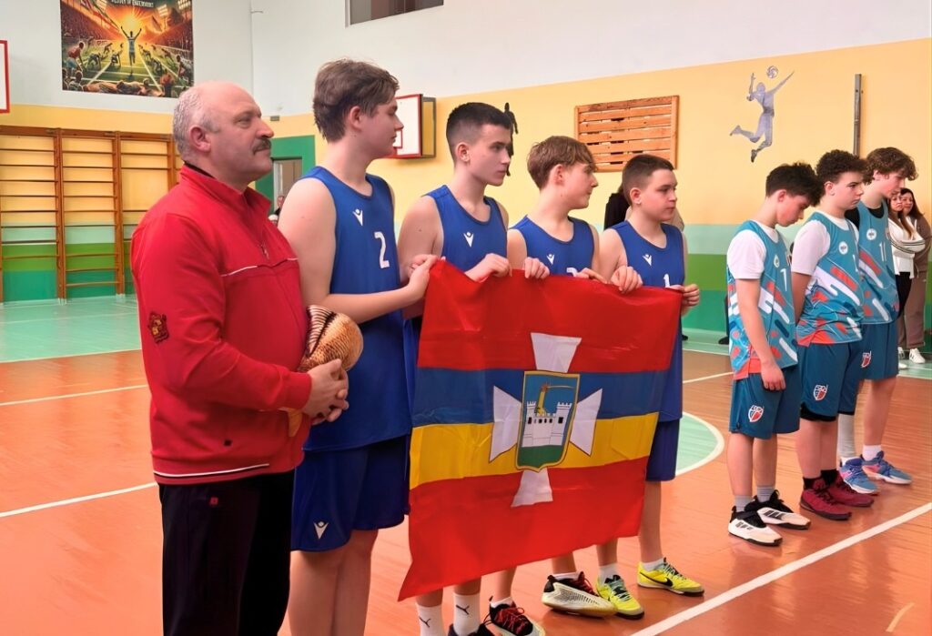 Баскетбольну команду Чуднівського ліцею привітали з перемогою в районному етапі