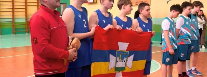 Баскетбольну команду Чуднівського ліцею привітали з перемогою в районному етапі