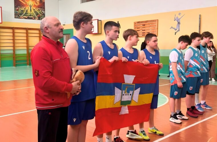 Баскетбольну команду Чуднівського ліцею привітали з перемогою в районному етапі