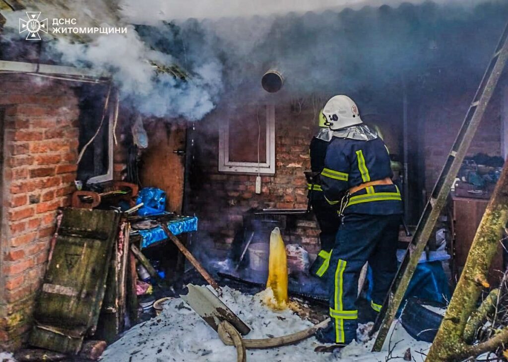 У Чуднові горіла господарча будівля