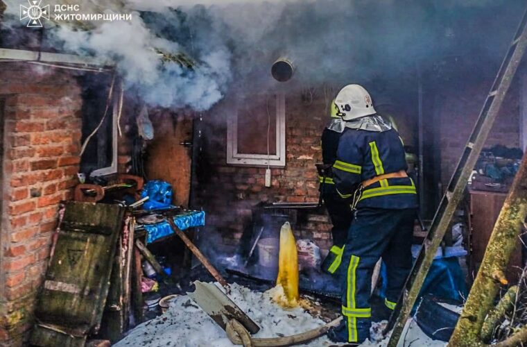 У Чуднові горіла господарча будівля