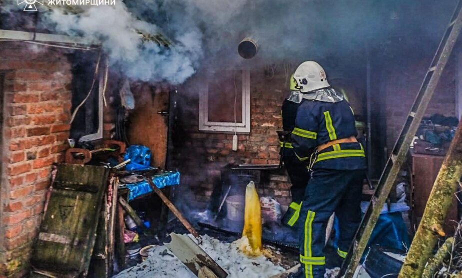 У Чуднові горіла господарча будівля